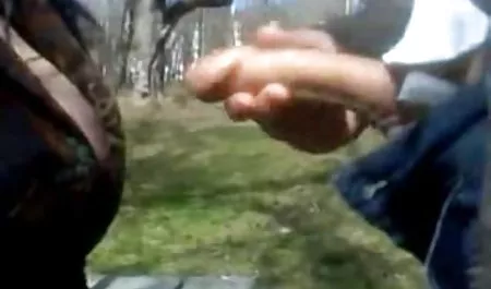 Frisky ახალგაზრდა porn მოდელი ითხოვს სასტიკი fucking მისი